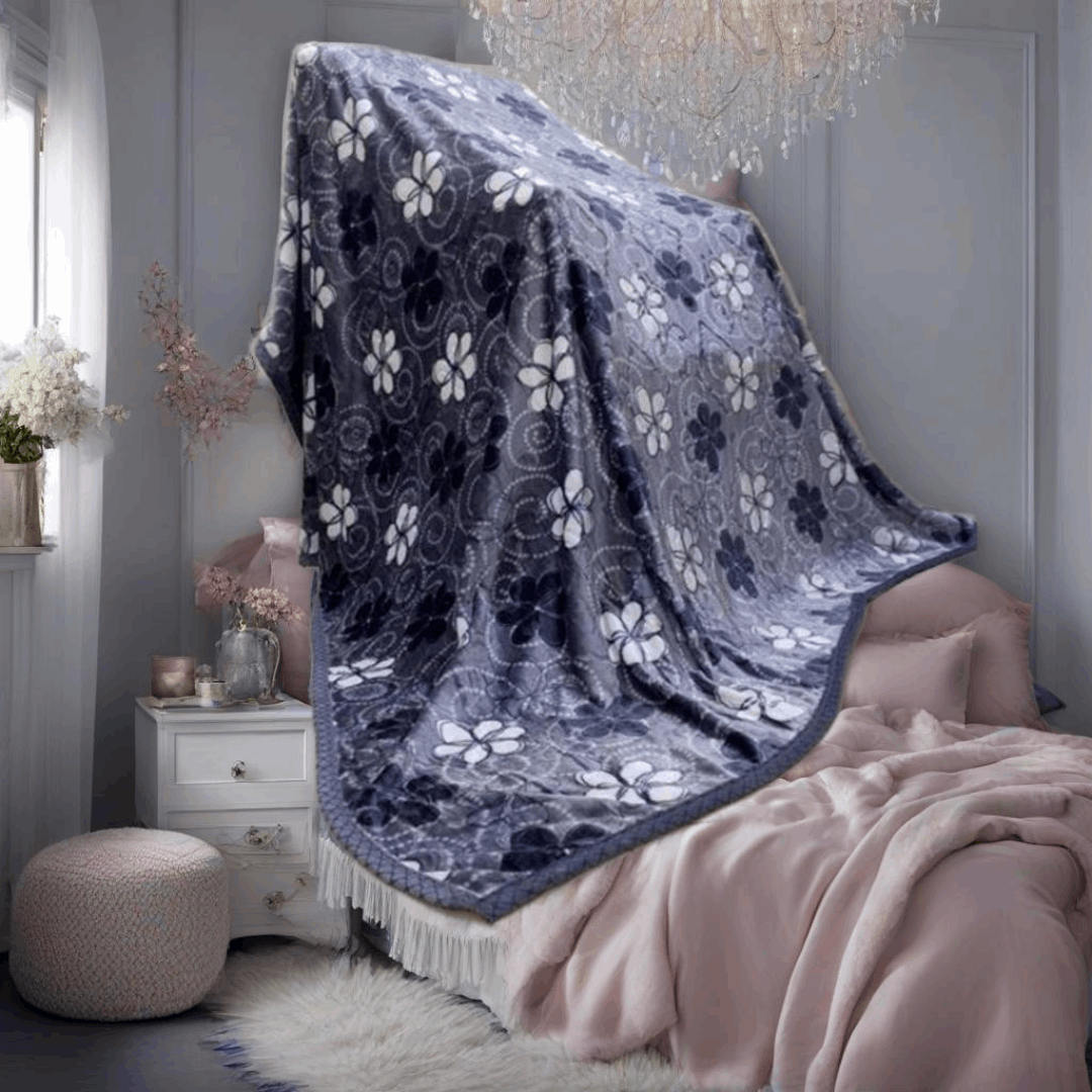 Flower Printed Design Fleece Blanket – Modern and Cozy