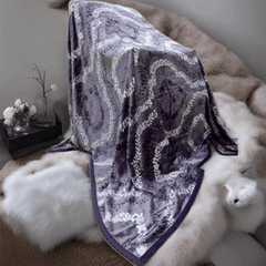 Elegant Patterned Fleece Blanket – Stylish and Cozy Accent