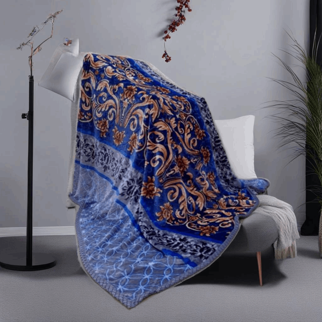 Cozy Lightweight Fleece Throw Blanket – Perfect for Lounging