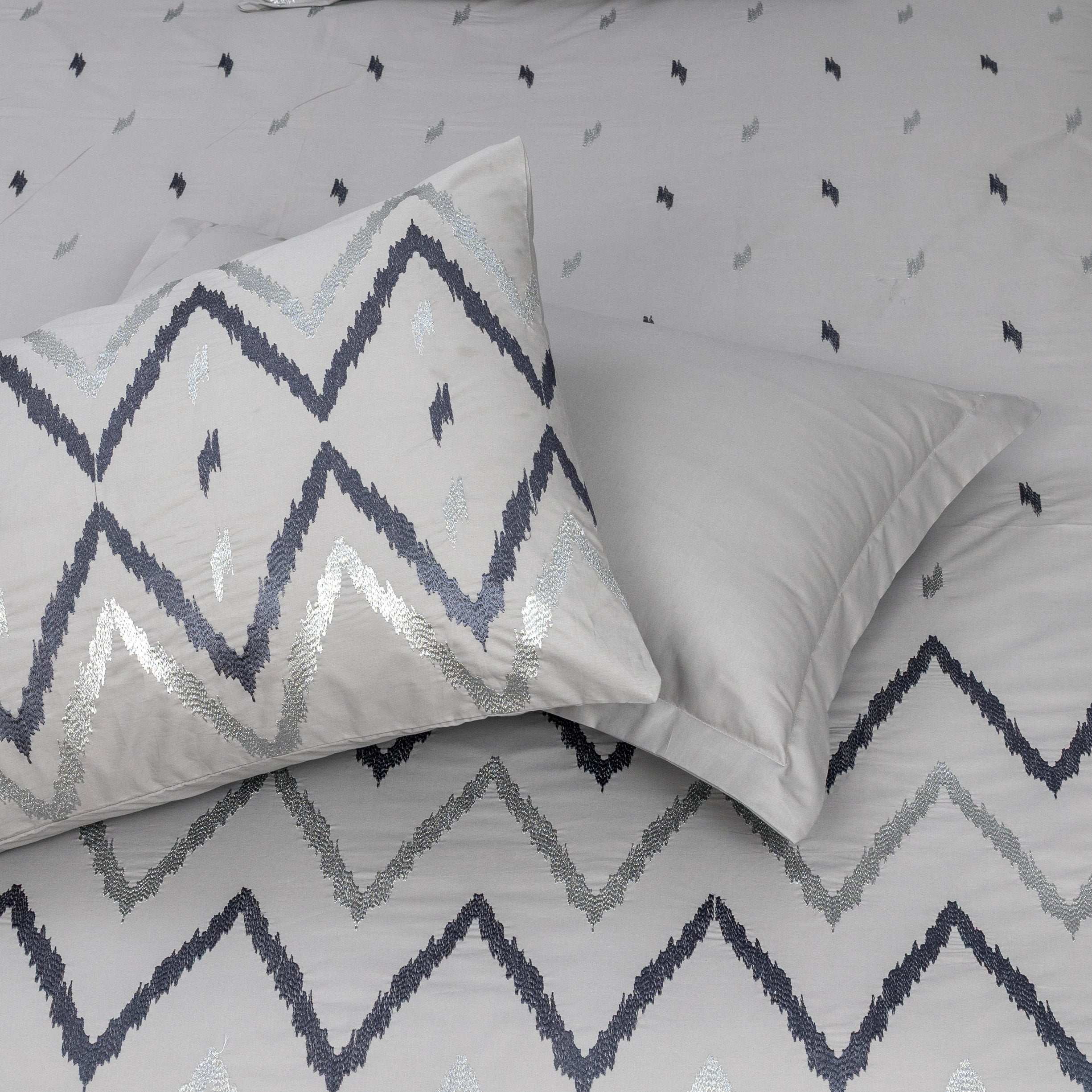 Alezam 05 Pcs Cotton Bed Sheet Set Embroidered King Size with Pillows