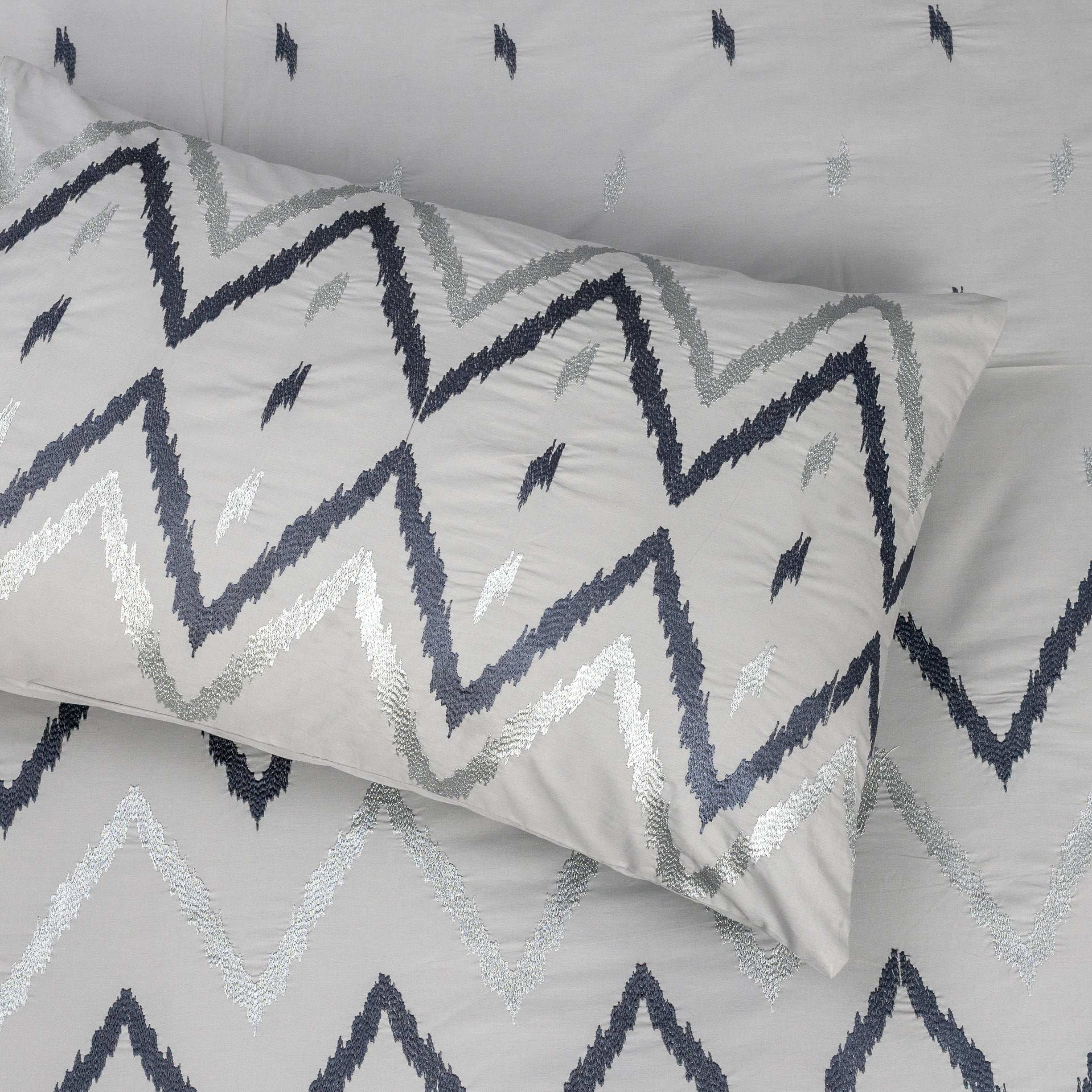 Alezam 05 Pcs Cotton Bed Sheet Set Embroidered King Size with Pillows