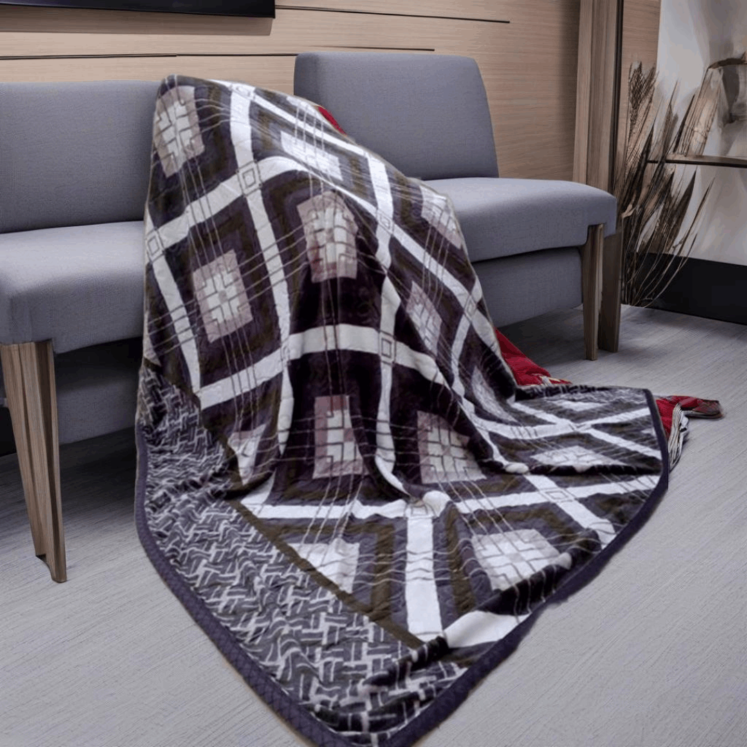 Ultra-Soft Fleece Blanket – Cozy and Warm for All Seasons