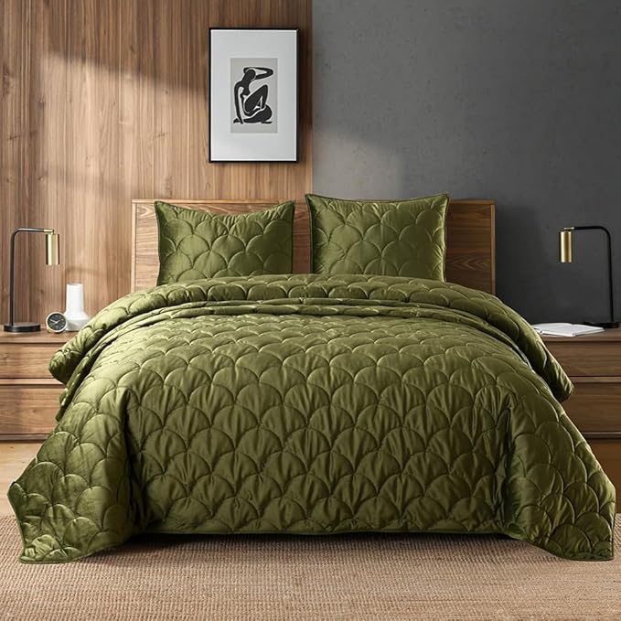 Luxury Velvet King Size 3-Piece Quilted Olive Green Comforter Set